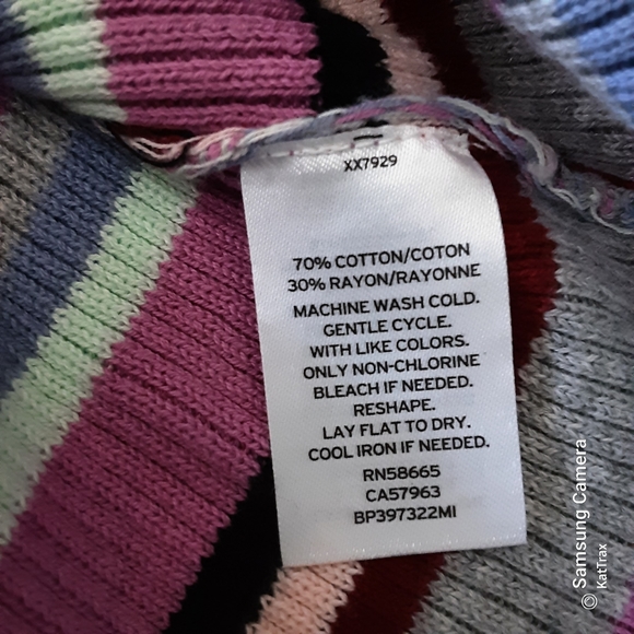 ♡♡♡♡♡ NWOT Colorfully striped sweater - Picture 6 of 9